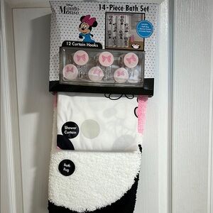NIB Disney Minnie Mouse Bath Set in Black, White, and Pink